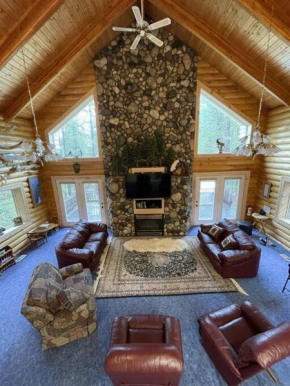 River Rock Lodge Sleeps 14 Close To Yellowstone